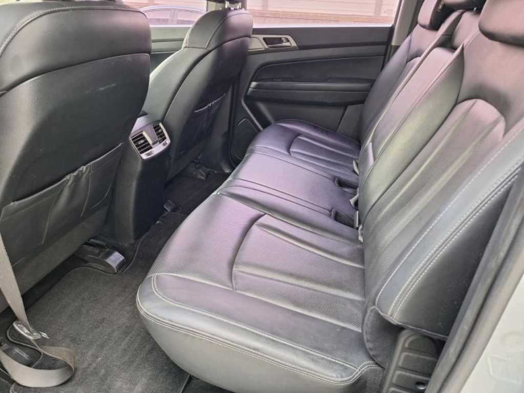 Ssangyong Rexton - Vista 9