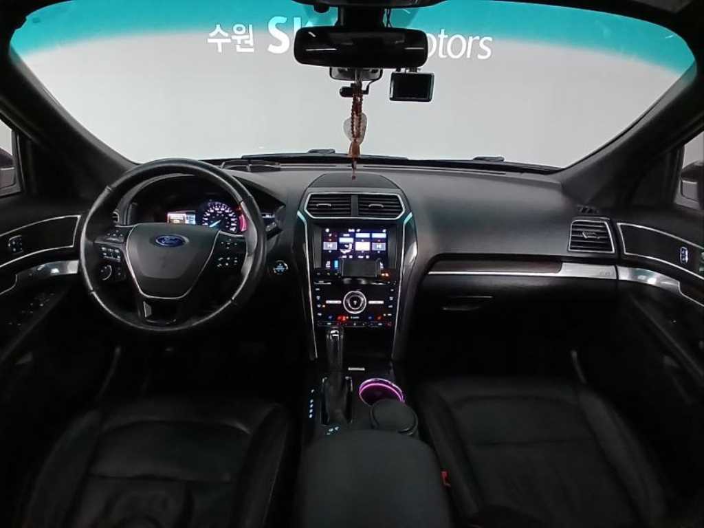 Ford Explorer - Vista 5