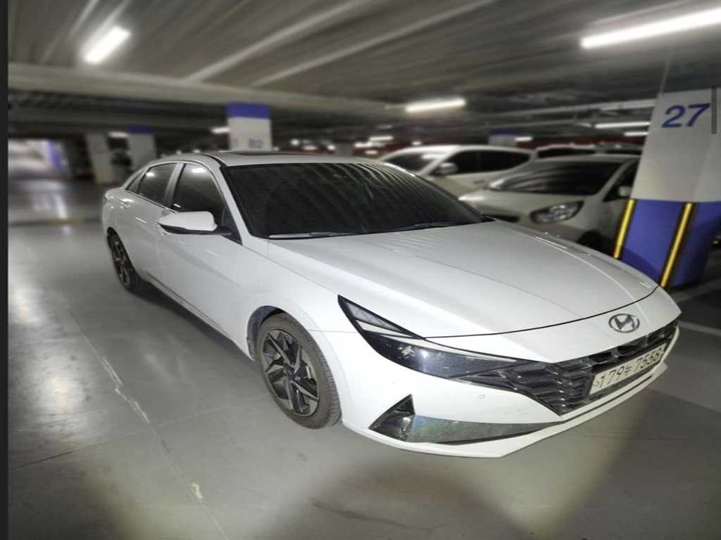 HYUNDAI Avante - Vista 2