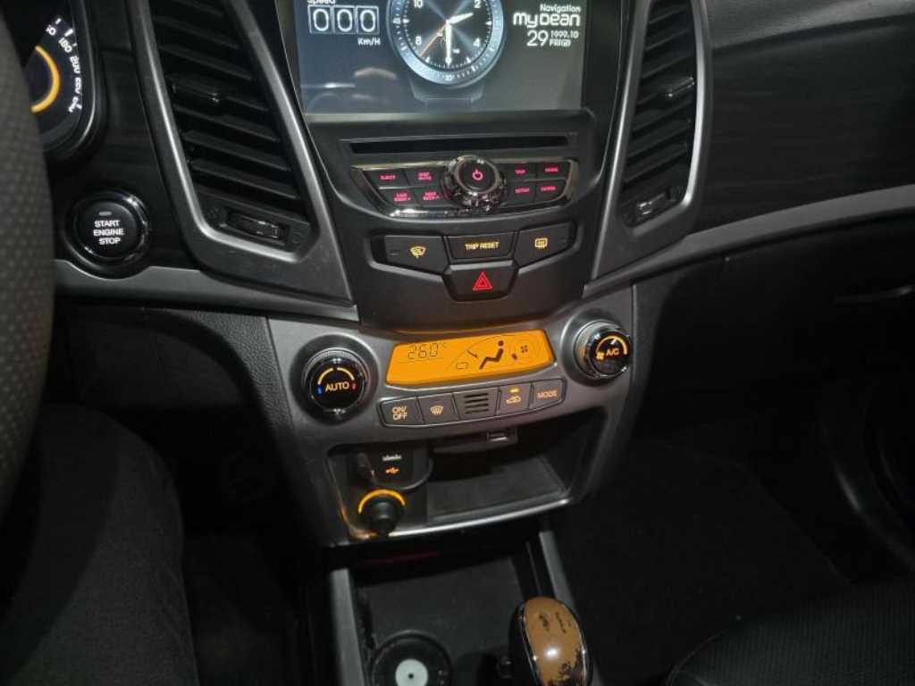 Ssangyong Korando - Vista 5