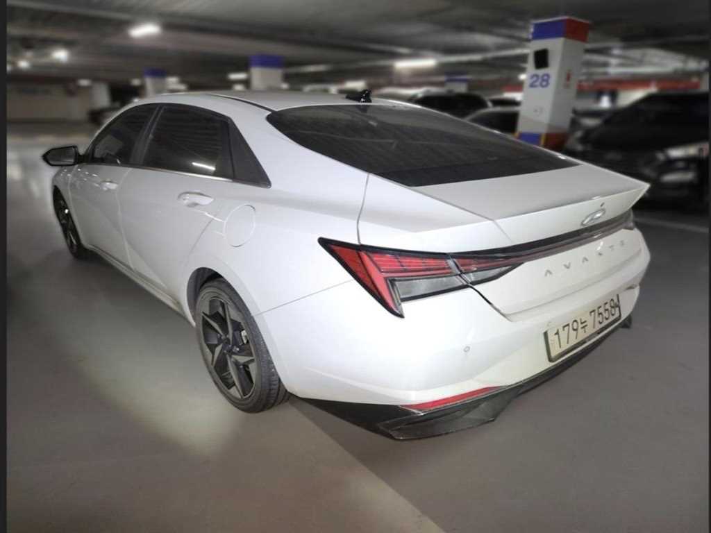 HYUNDAI Avante - Vista 6