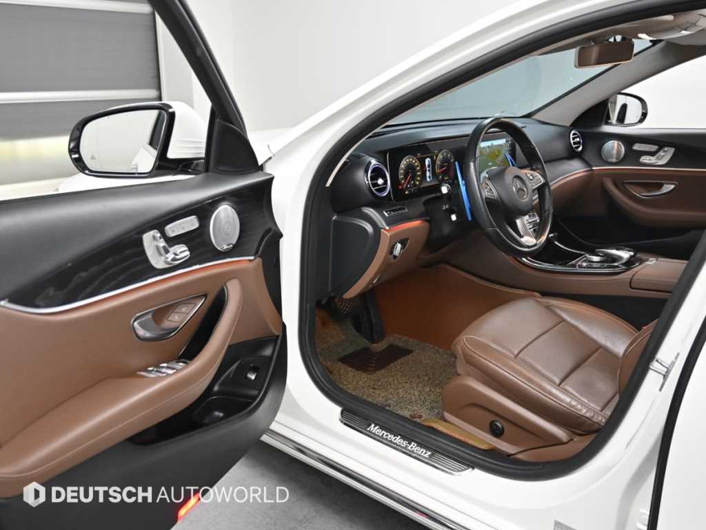 Mercedes Benz E class - Vista 11