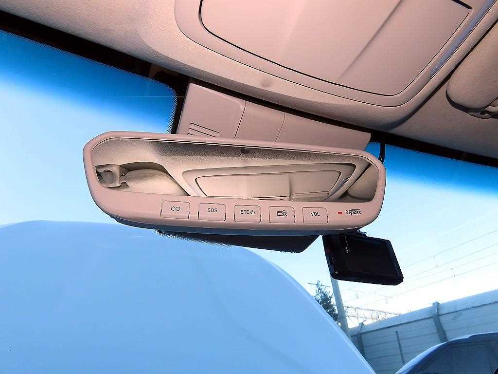 Genesis G70 2019 Blanco - Importación desde Corea - HF Imports Iquique - Foto 15