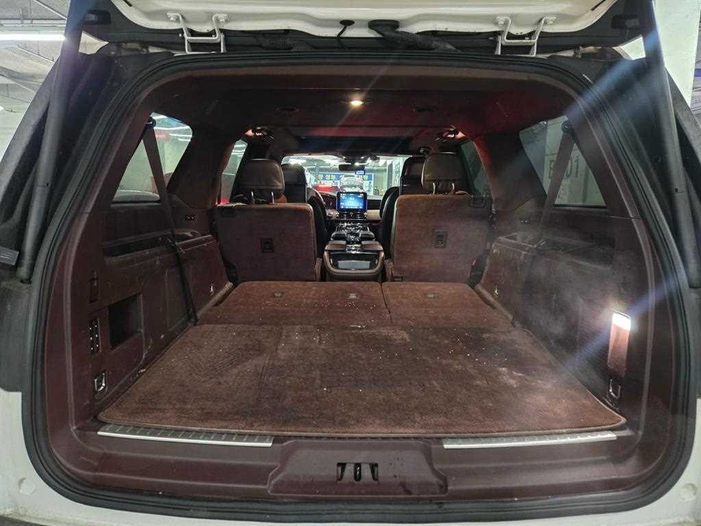 Lincoln Navigator 2019 Blanco - Importación desde Corea - HF Imports Iquique - Foto 18