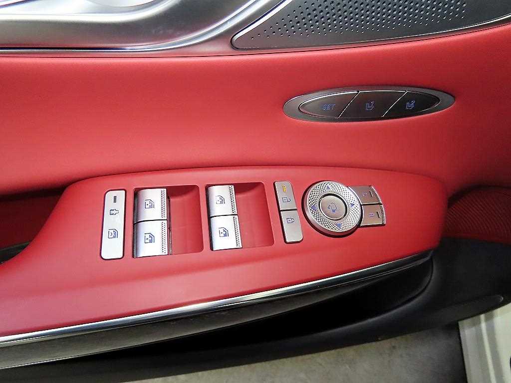 Genesis GV70 2025 Blanco - Importación desde Corea - HF Imports Iquique - Foto 13