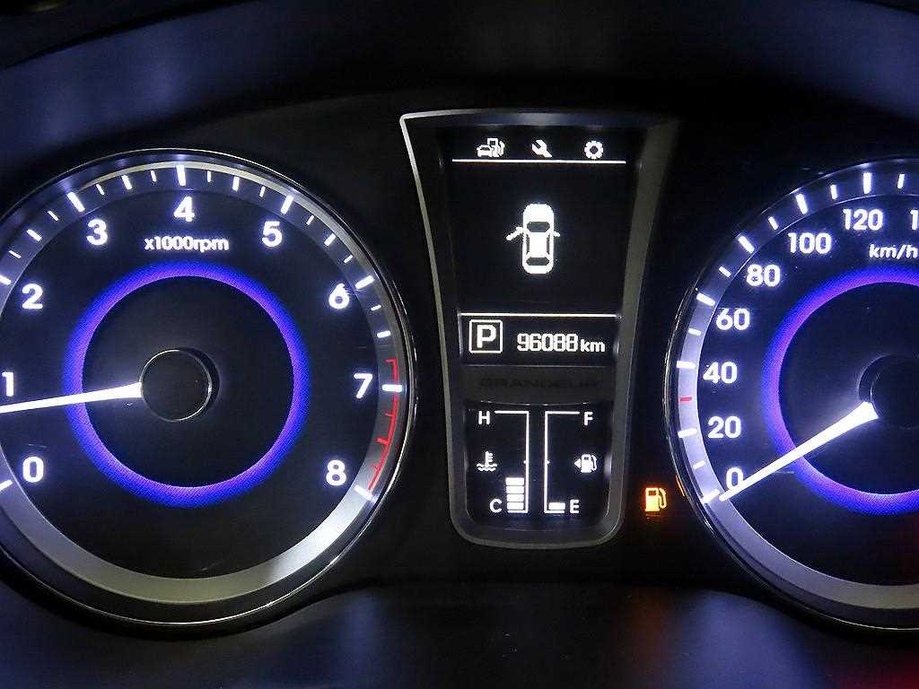 HYUNDAI Grandeur - Vista 9