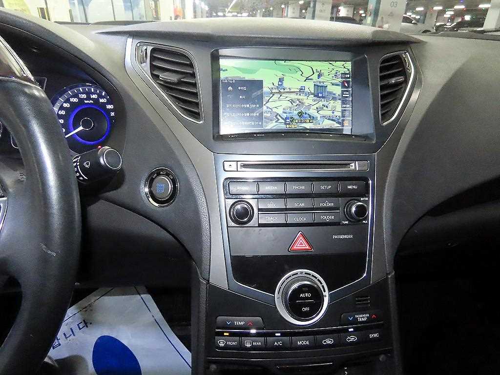 HYUNDAI Grandeur - Vista 11