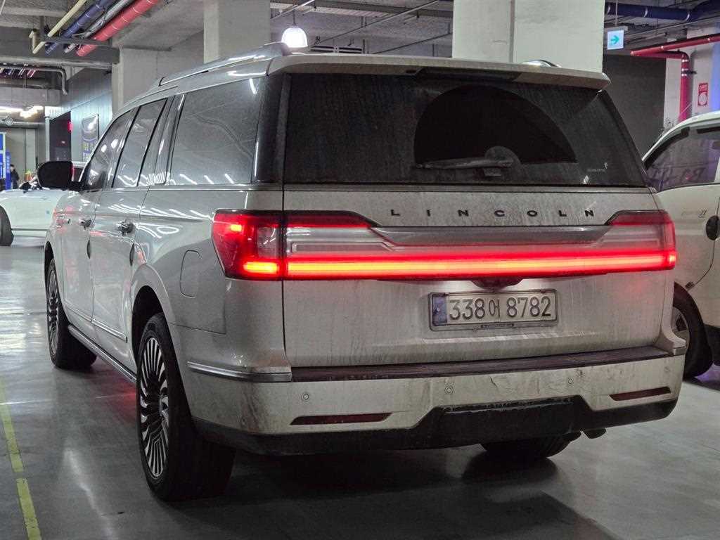Lincoln Navigator - Vista 4