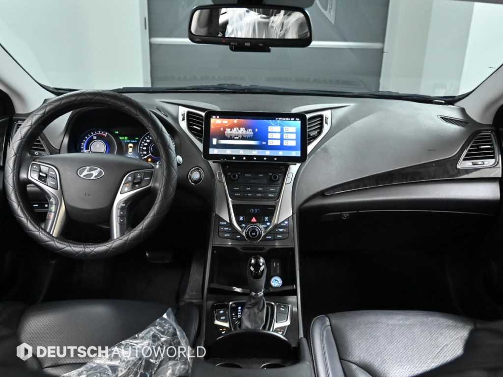 HYUNDAI Grandeur - Vista 7