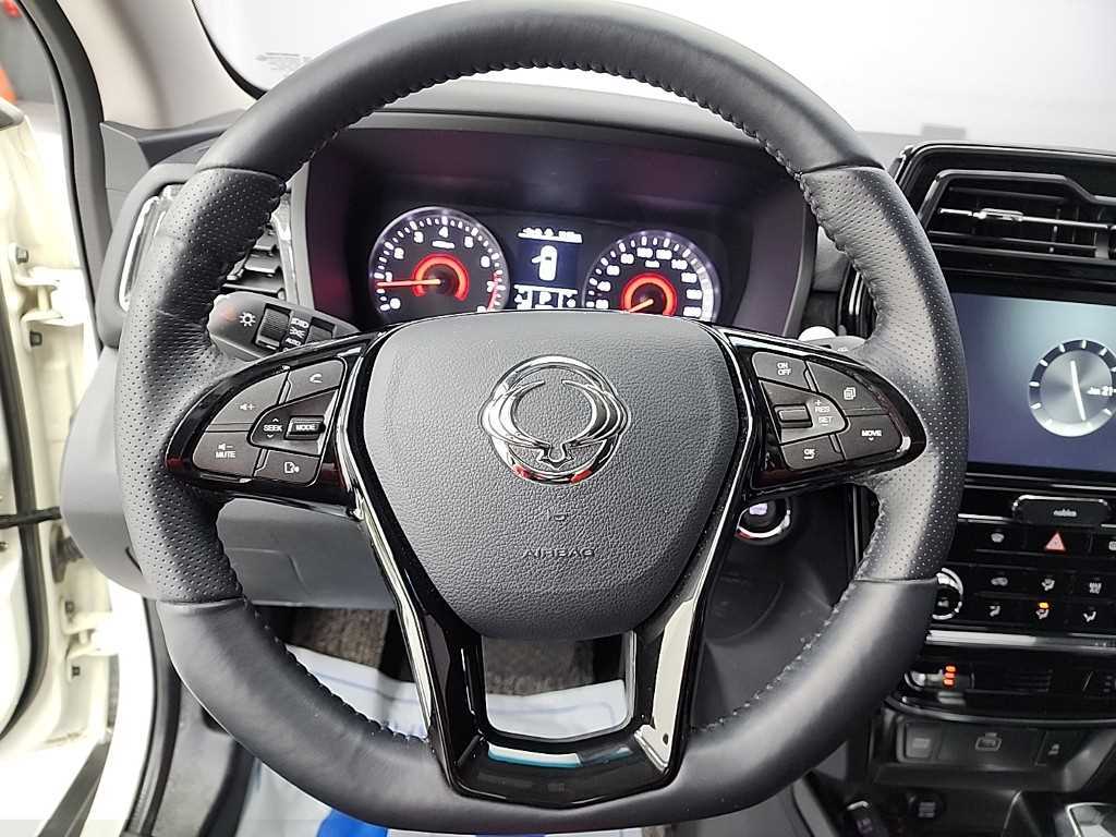 Ssangyong Tivoli - Vista 9