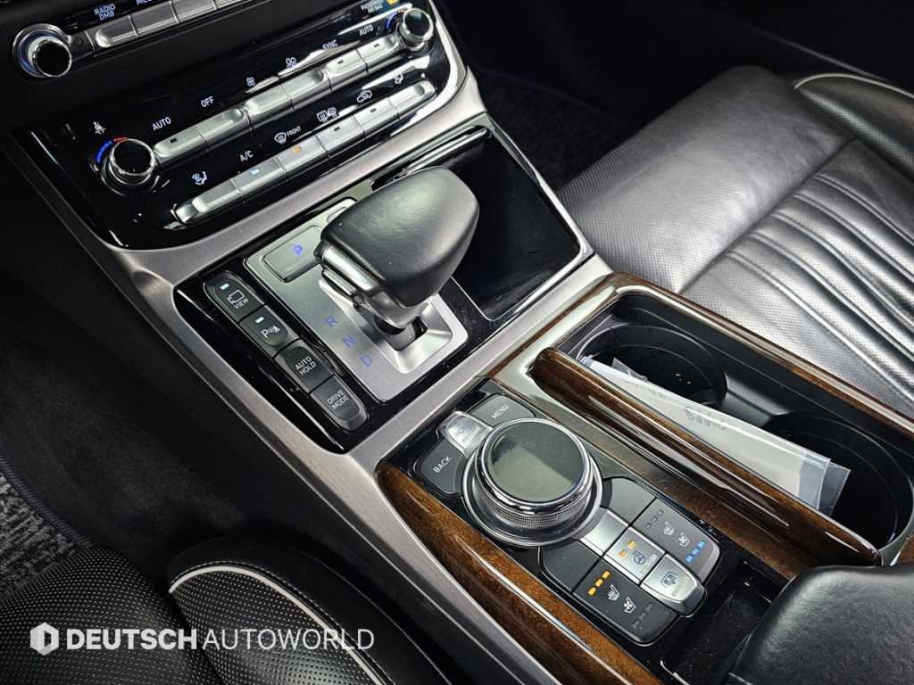 Genesis EQ900 - Vista 6