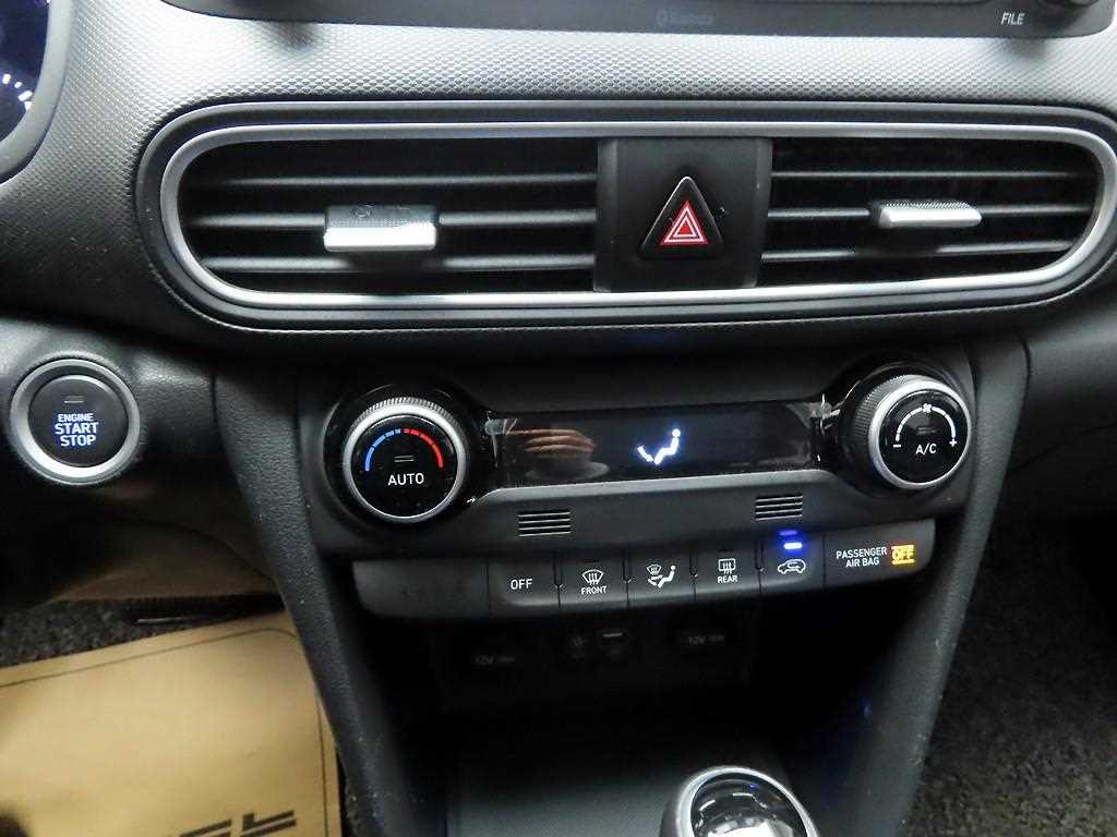 HYUNDAI Kona - Vista 9