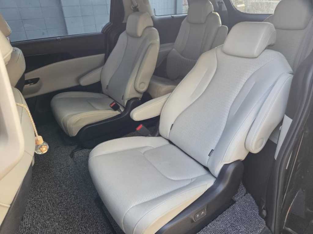 KIA Carnival - Vista 7