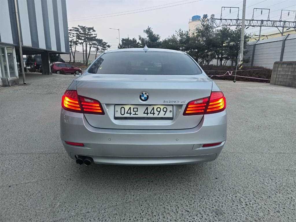 BMW 5 Series - Vista 5