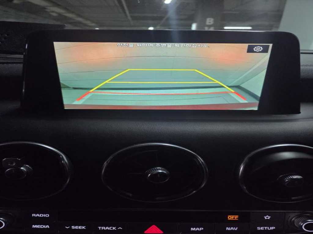 KIA Stinger - Vista 6