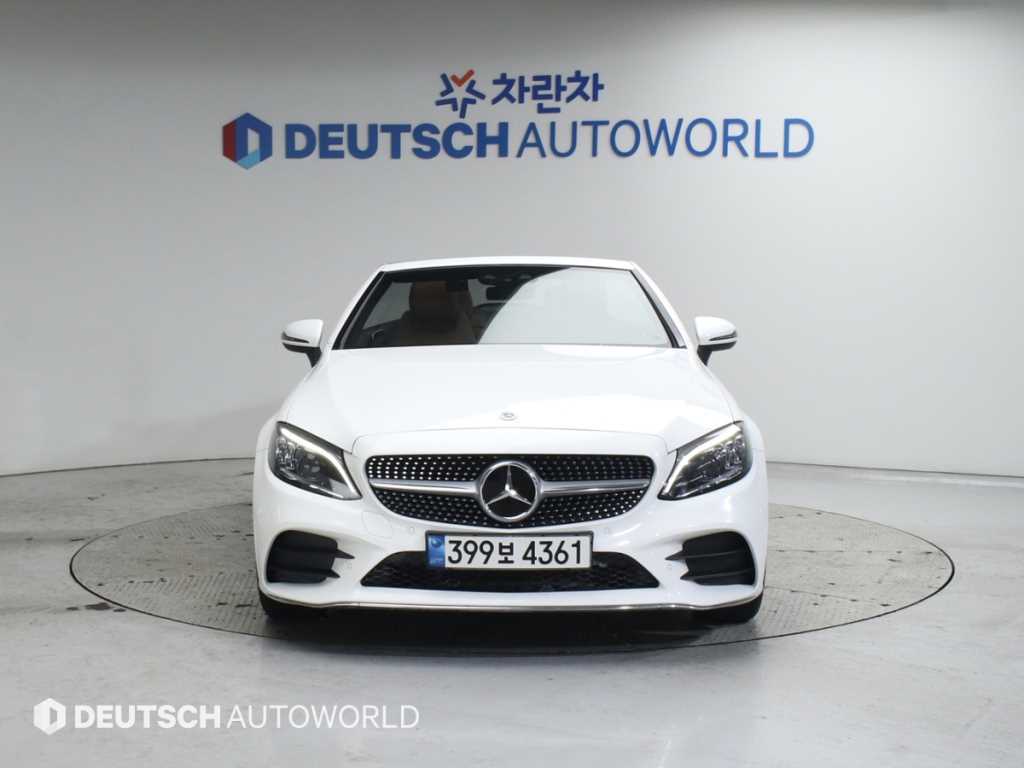 Mercedes Benz C Class - Vista 4