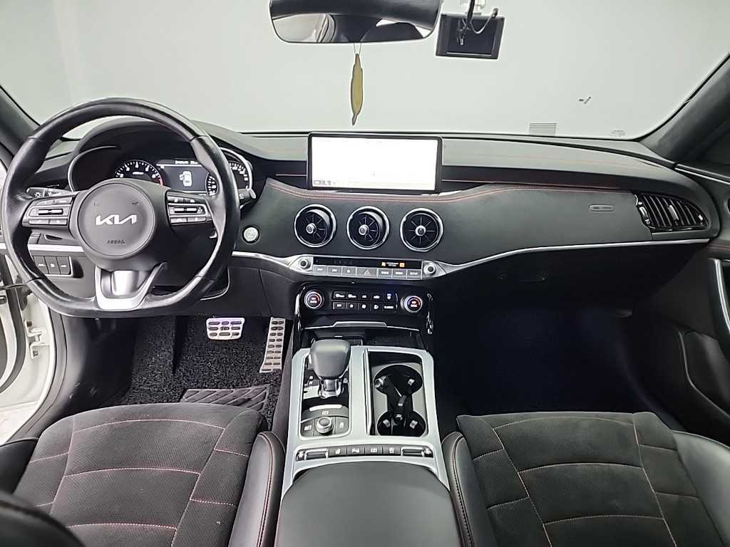 KIA Stinger - Vista 7