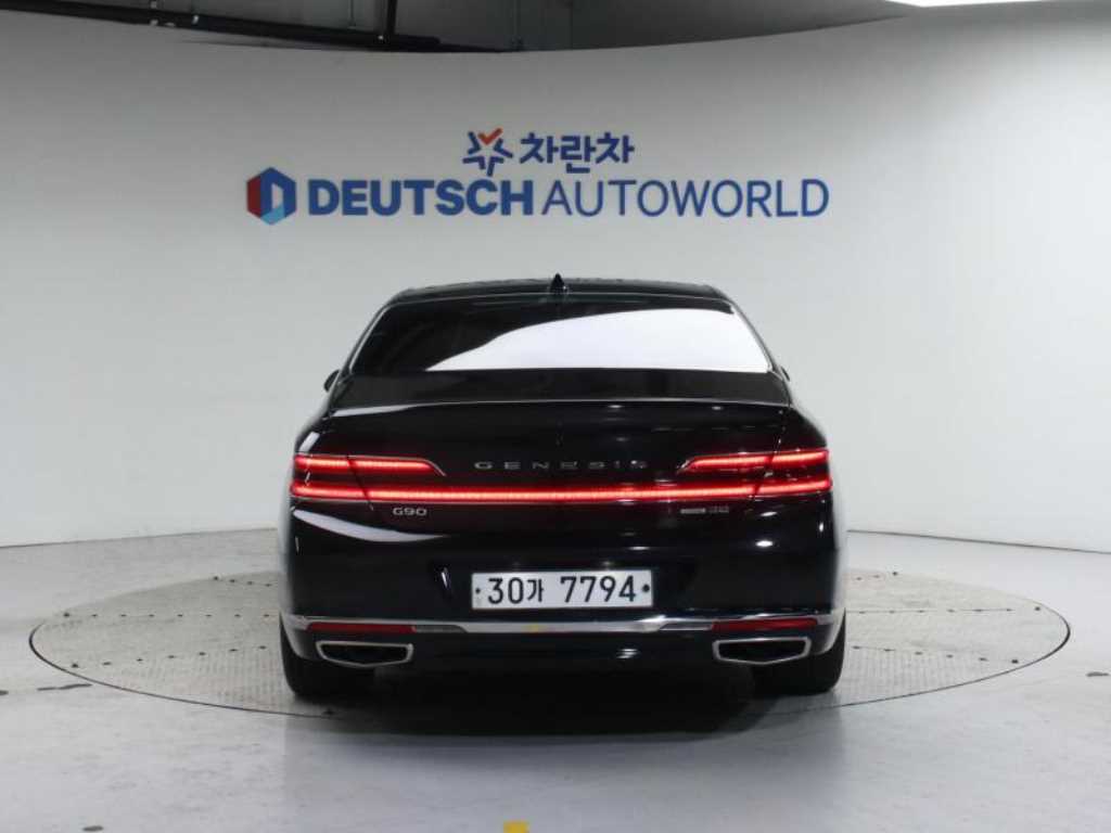 Genesis G90 - Vista 5