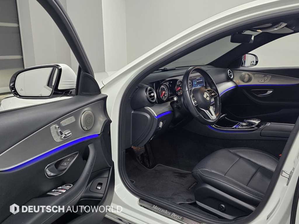 Mercedes Benz E class - Vista 11