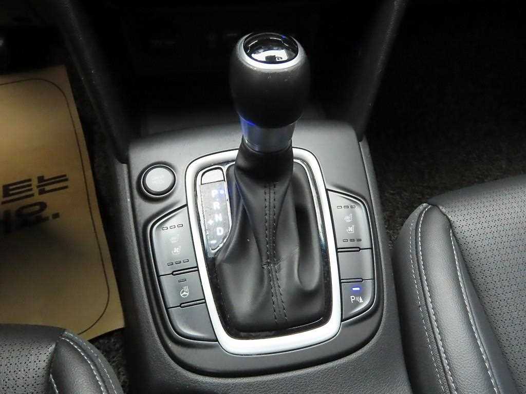 HYUNDAI Kona - Vista 10