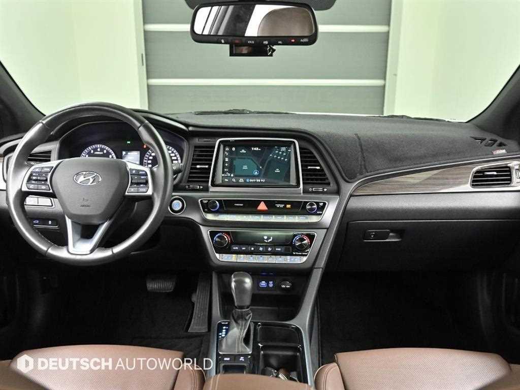 HYUNDAI Sonata - Vista 8