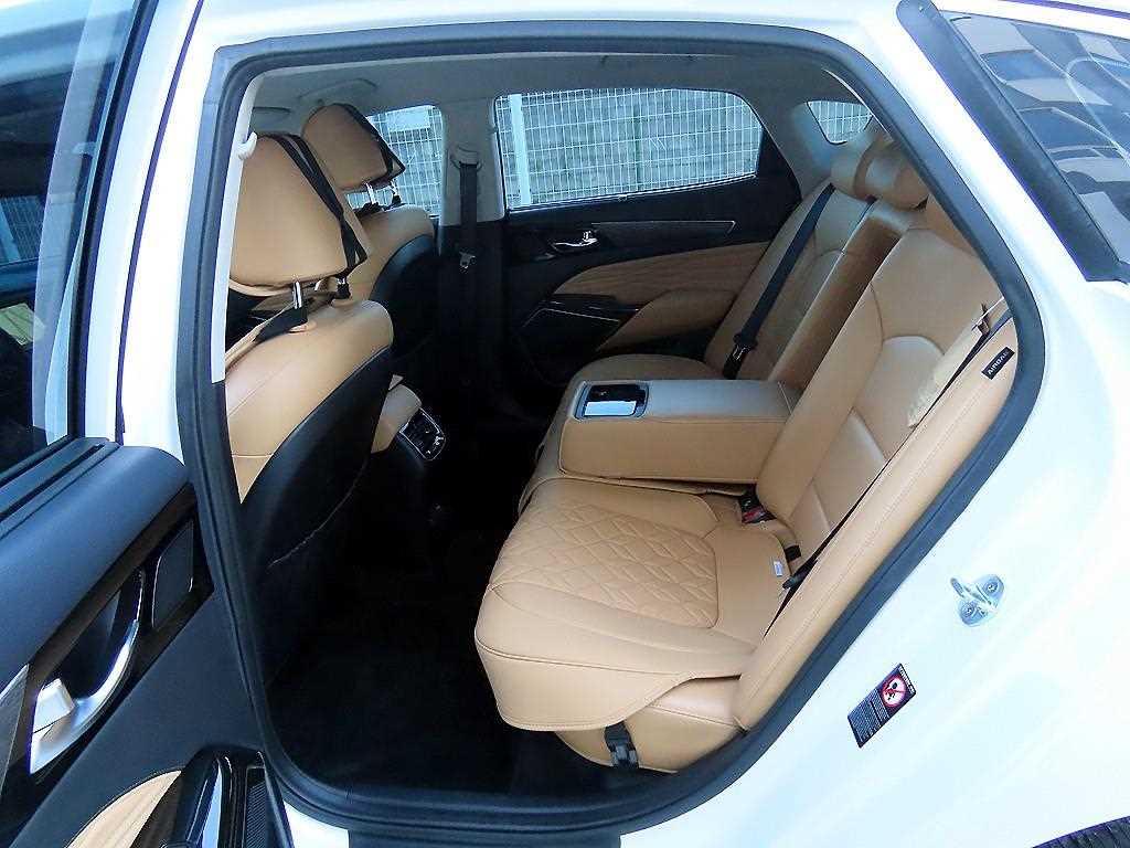 KIA K7 - Vista 6