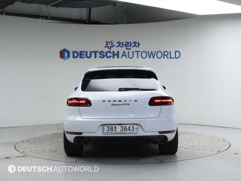 Porsche Macan - Vista 4