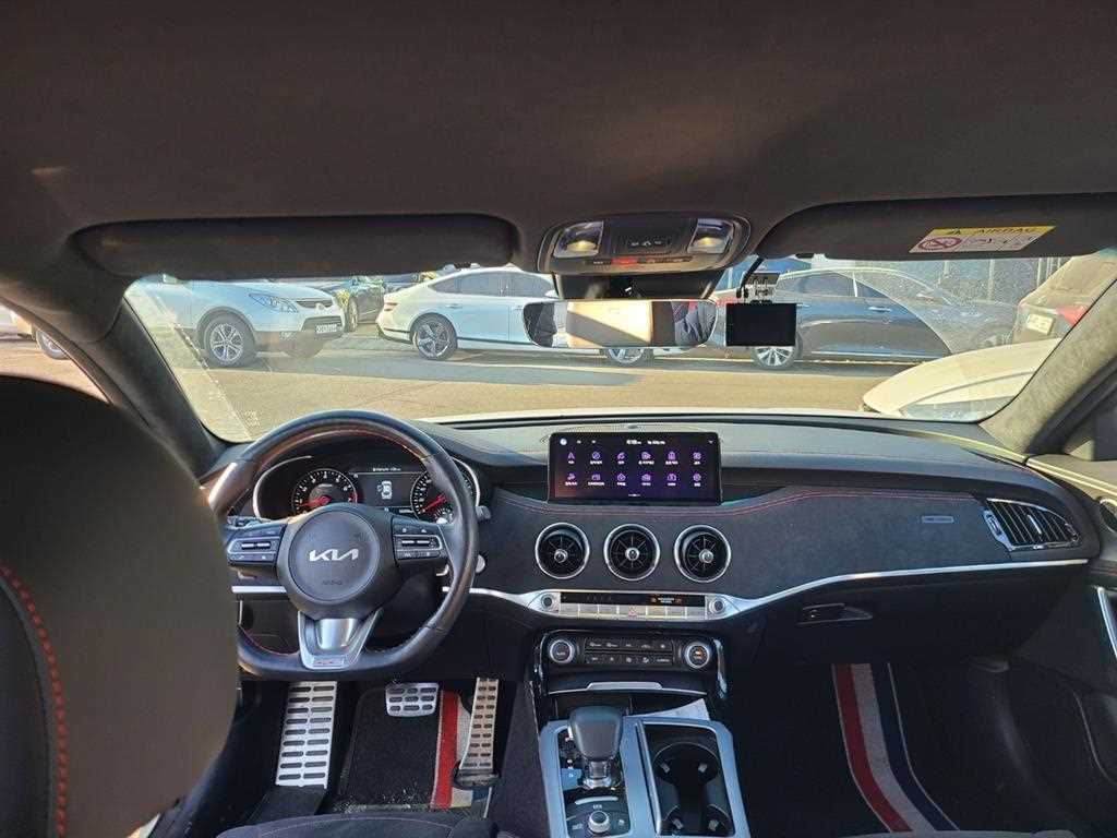 KIA Stinger - Vista 7