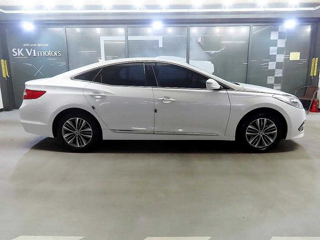 HYUNDAI Grandeur - Vista 3