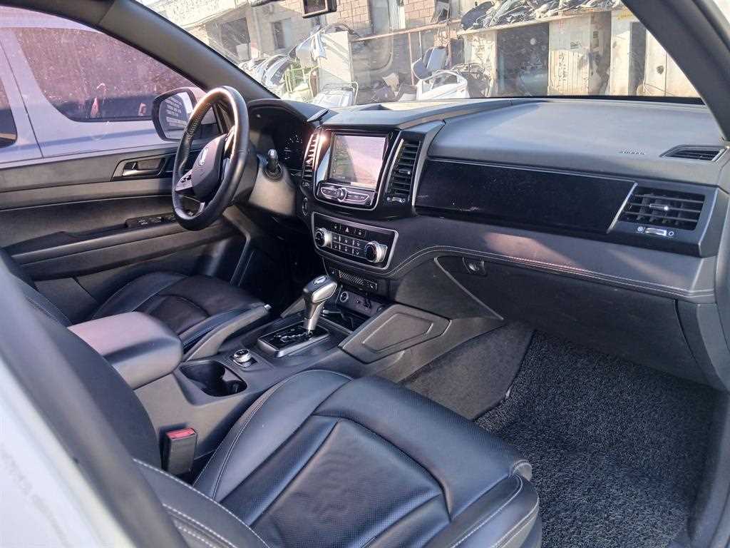 Ssangyong Rexton 2020 Blanco - Importación desde Corea - HF Imports Iquique - Foto 15