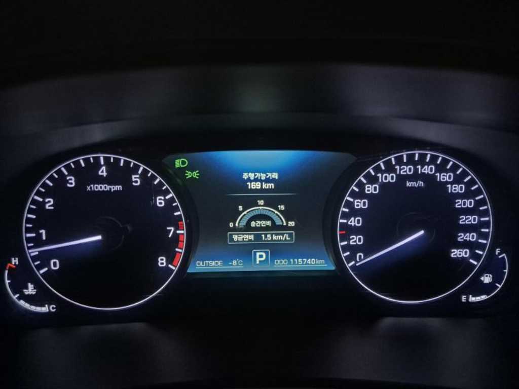 HYUNDAI Equus - Vista 10