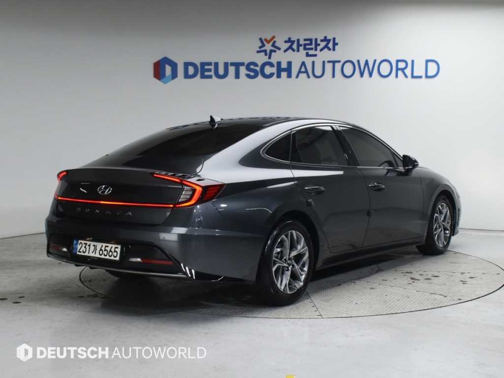 HYUNDAI Sonata - Vista 2