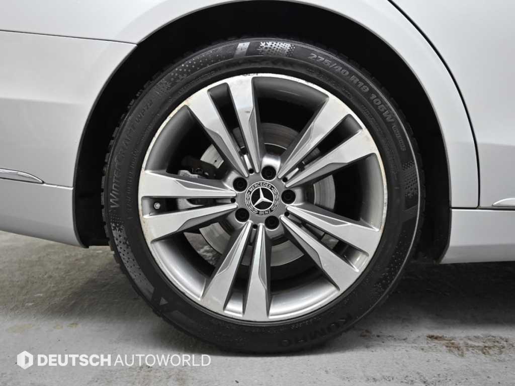Mercedes Benz S Class - Vista 5