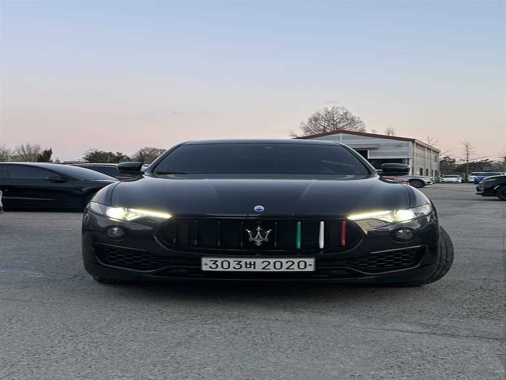 Maserati Levante - Vista 2