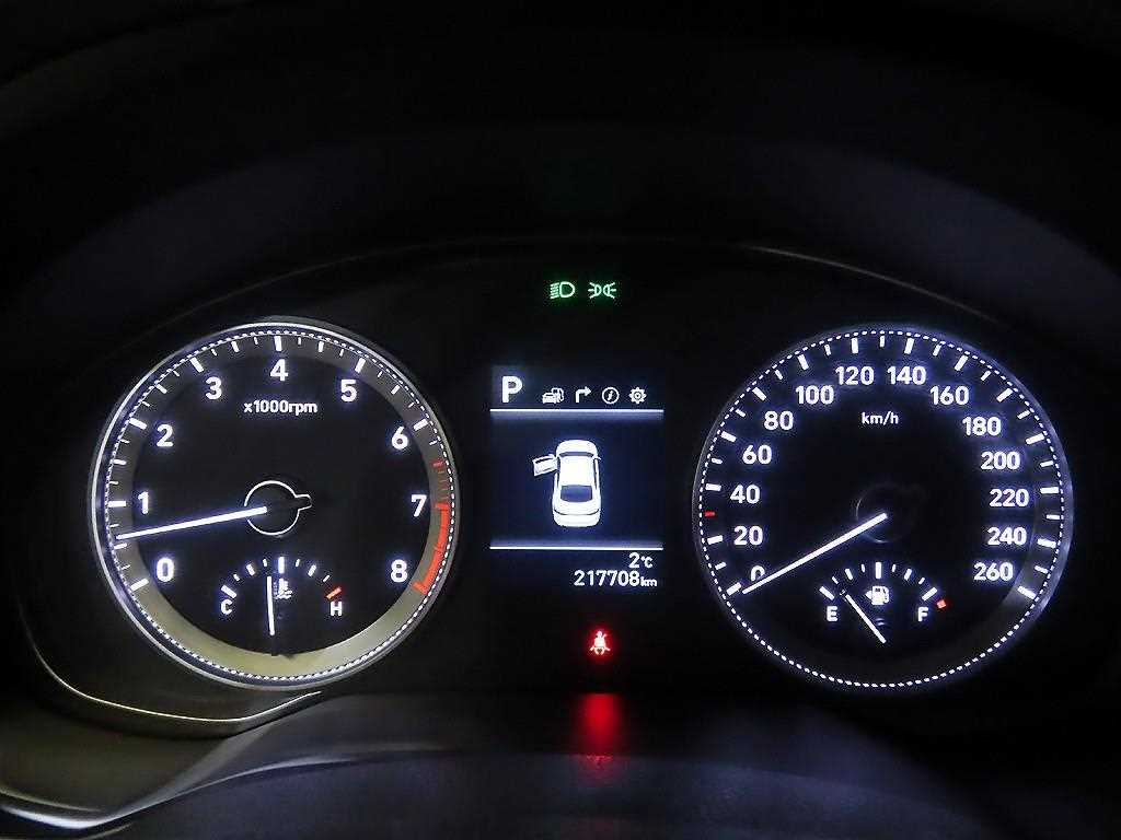 HYUNDAI Grandeur - Vista 9