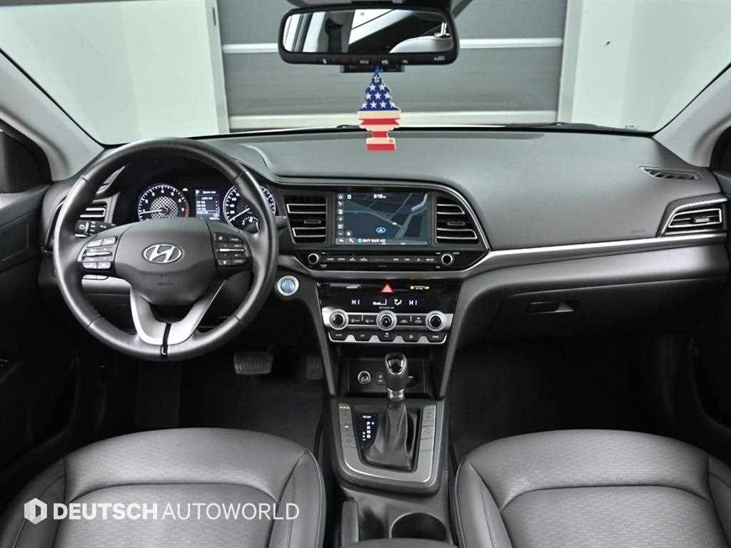 HYUNDAI Avante - Vista 7