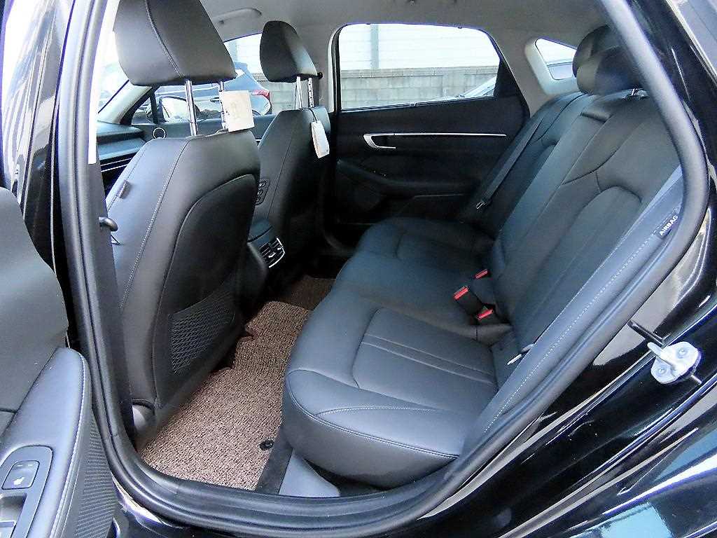 HYUNDAI Sonata - Vista 6