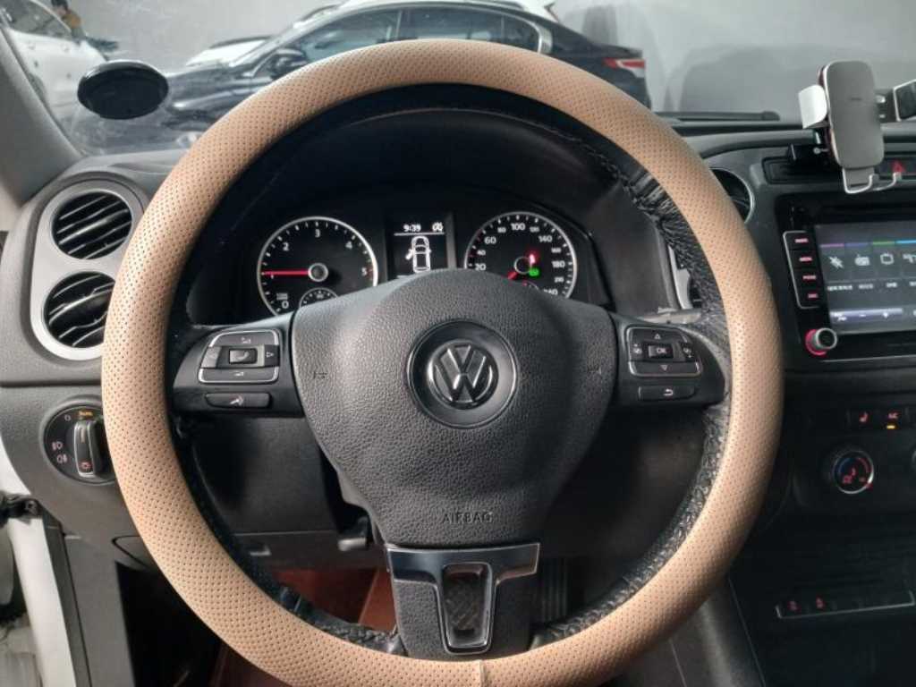 Volkswagen Tiguan - Vista 11