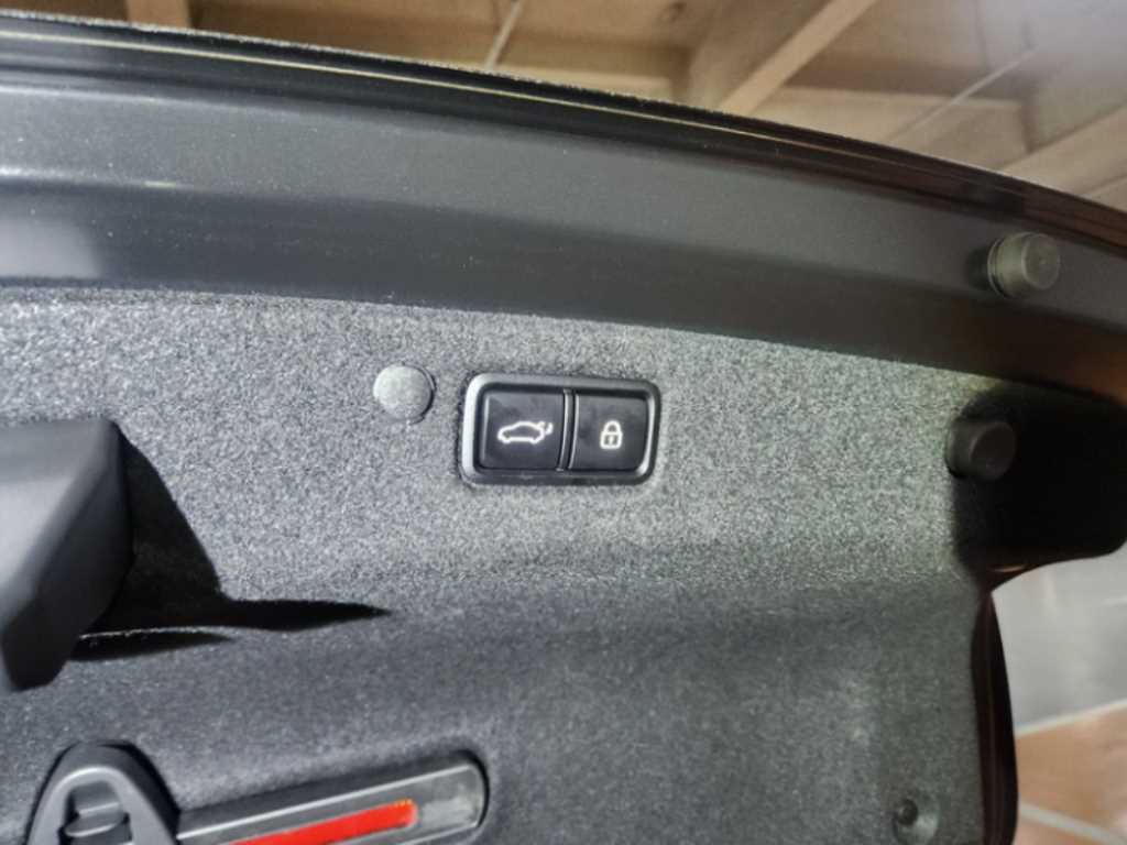 HYUNDAI Grandeur - Vista 11