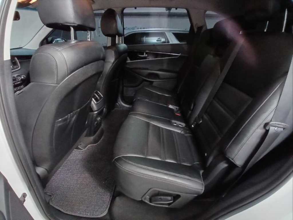 KIA Sorento - Vista 7