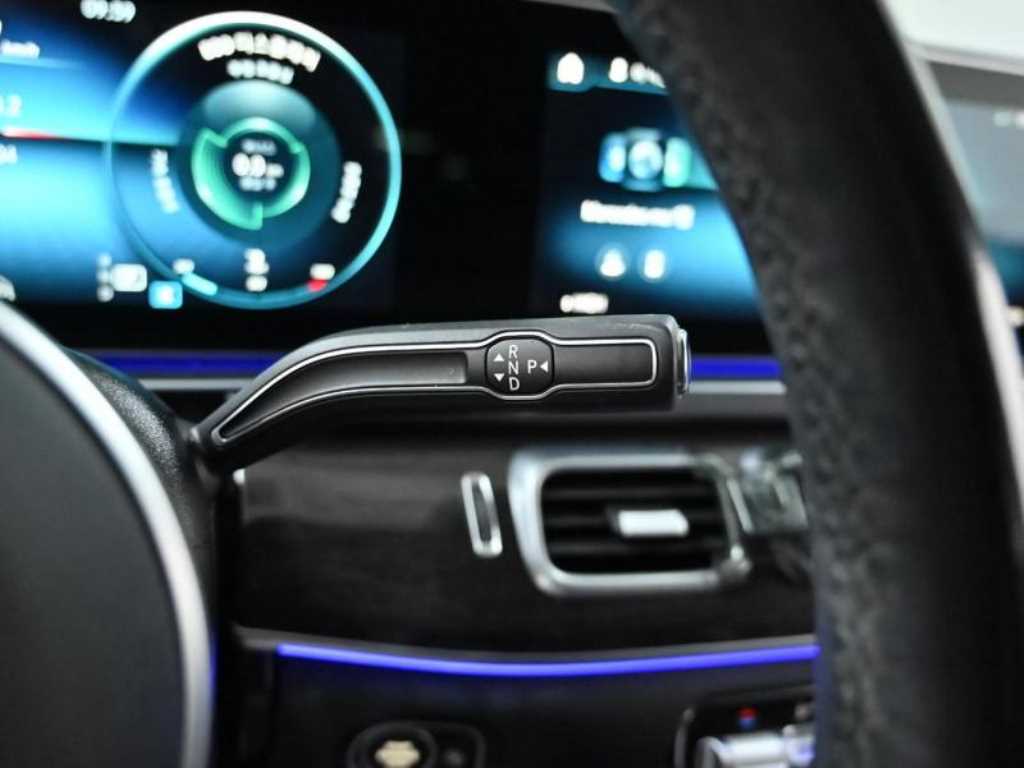 Mercedes Benz GLE Class - Vista 9