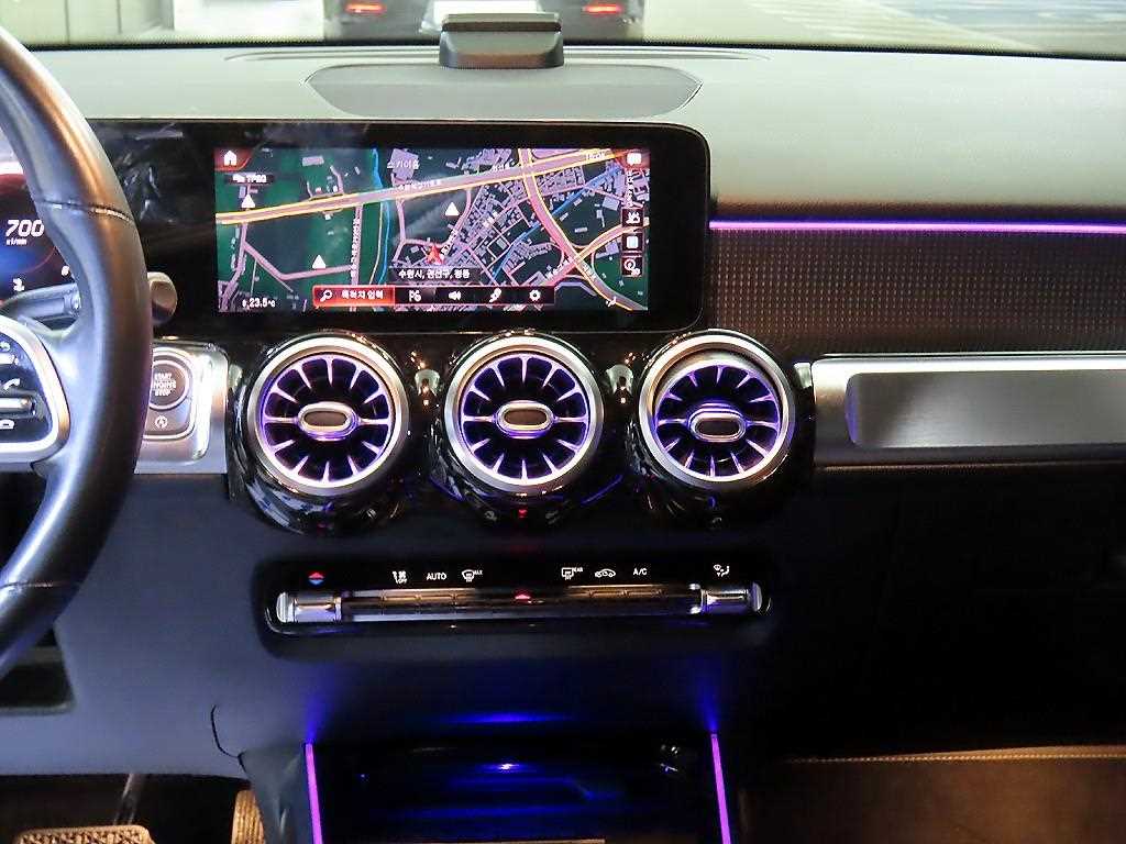 Mercedes Benz GLB Class - Vista 11