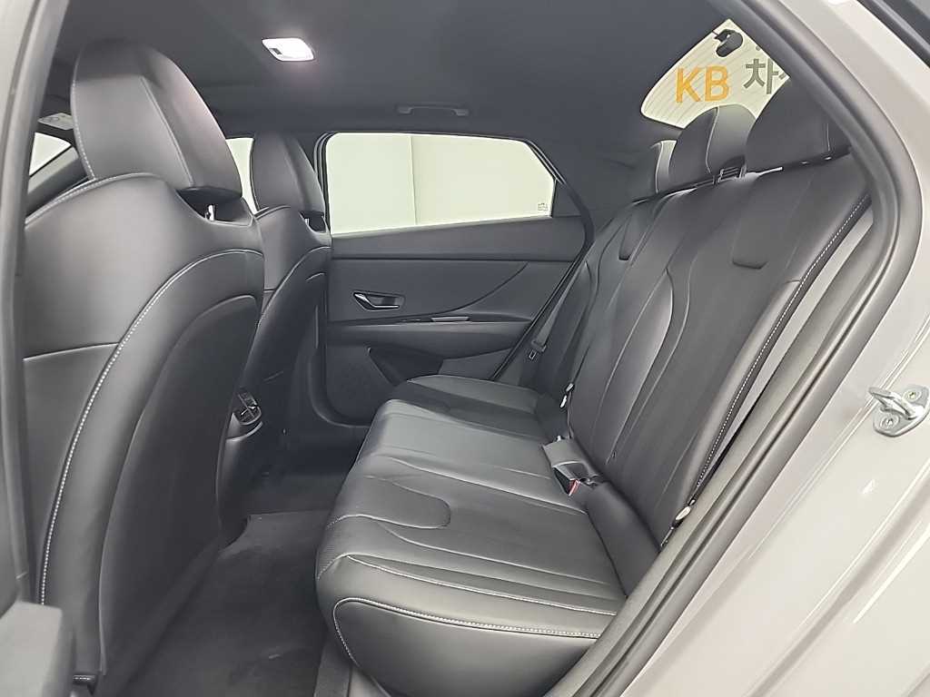 HYUNDAI Avante - Vista 12