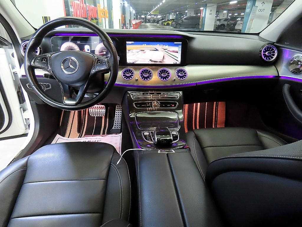 Mercedes Benz E class - Vista 10