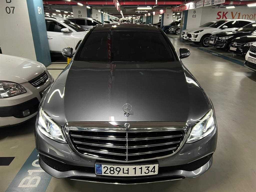 Mercedes Benz E class 2019 Gris - Importación desde Corea - HF Imports Iquique - Foto 1