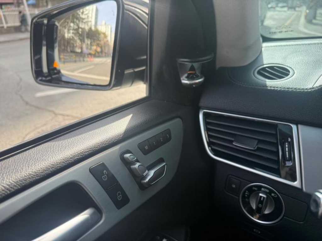 Mercedes Benz GLE Class - Vista 9