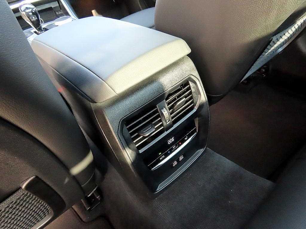 BMW 3 series 2022 Negro - Importación desde Corea - HF Imports Iquique - Foto 16