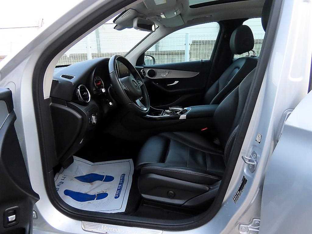 Mercedes Benz GLC Class - Vista 5