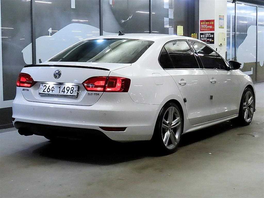 Volkswagen Jetta - Vista 4