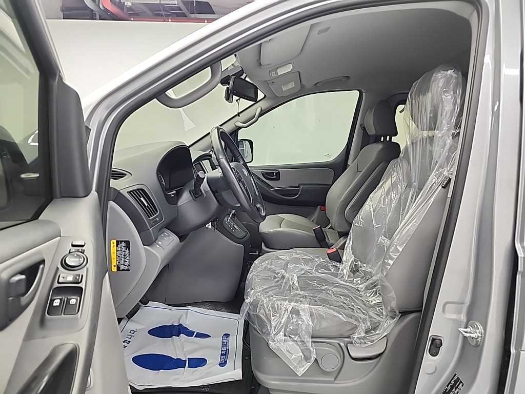 HYUNDAI Starex - Vista 11